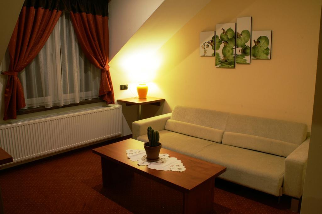 Hotel Kuznia Oberza Polska Lissomitz Zimmer foto